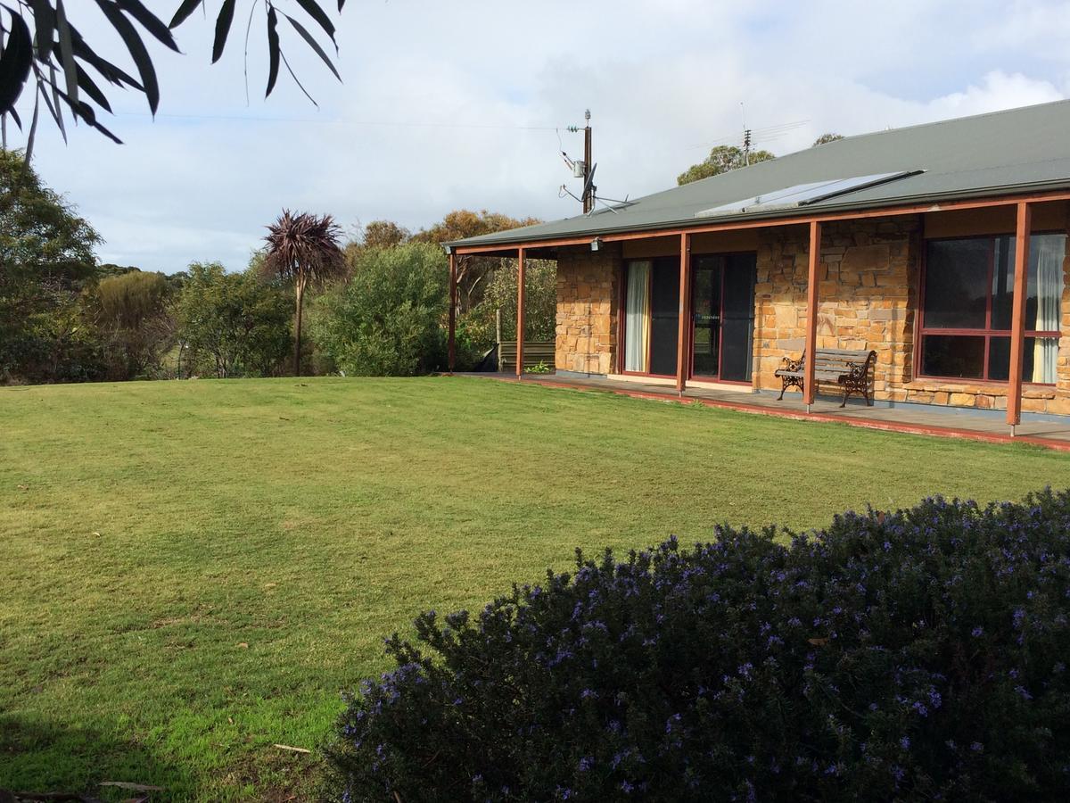 Bee'S Place - 3 Bedroom Home On 10 Acres Of Land With Distant Ocean Views Emu Bay 外观 照片