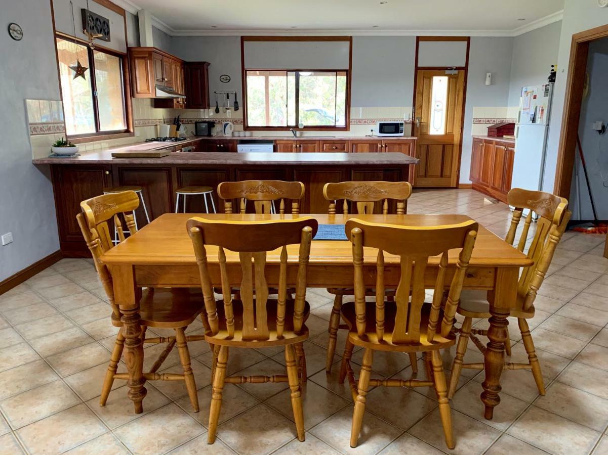 Bee'S Place - 3 Bedroom Home On 10 Acres Of Land With Distant Ocean Views Emu Bay 外观 照片